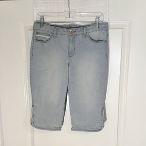 Bandolino Jeans Bermuda Shorts Faded Blue/ White Stripes Size 6